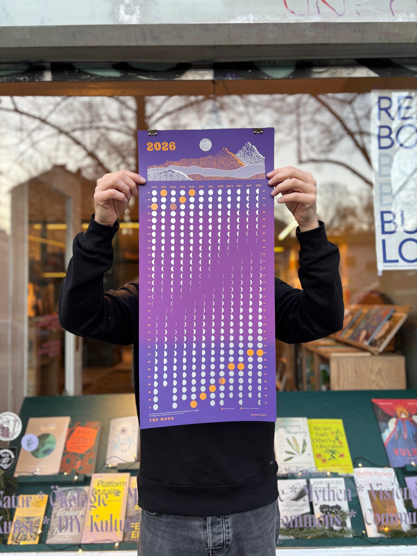 THE MOON Calendar 2026 – Purple Gradient Edition